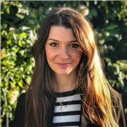 Laureata in Economia con percorso di studi in lingua inglese, sono disponibile per lezioni individuali o di gruppo in materie scientifiche e in lingua Inglese